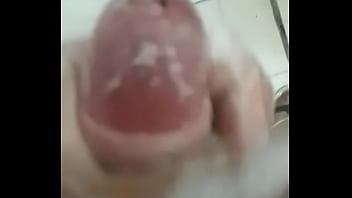 Preview 4 of Kuwait Oral Sex - Hetero com Muito tes&atilde_o no Chuveiro (parte1)
