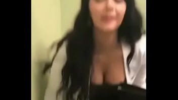 Preview 1 of Free Asian Scoolgirl Porno - who she is ?