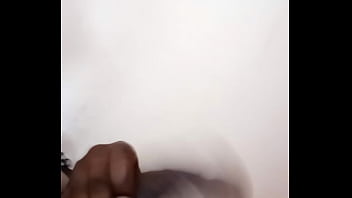 Preview 2 of Poly Vdo Xxx - Neg&atilde_o gozando gostoso na punheta