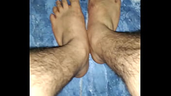 Preview 2 of Indin Xxxvideos - Mis gambas y patas peludas