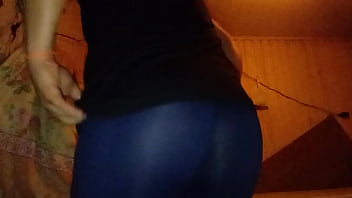 Preview 1 of Smalboy Big Mom - Safado se exibindo de legging