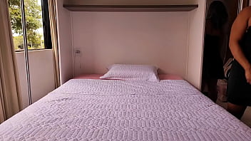 Preview 1 of Muslim Girls Sexy Hot - Hot stepmom sharing the bed and her tight ass with her big dick stepson on vacation. Vagninho e Luna Oliveira