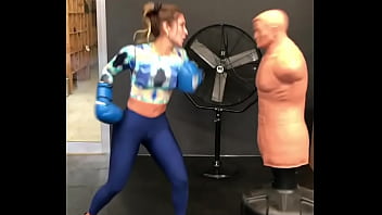 Preview 4 of Lana Violet Happy Tugs Full - Cindy alvarez entrenando
