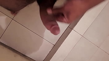 Preview 3 of Puddi Video - Masaje antes de entrar a la ducha