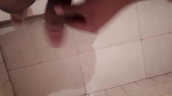 Preview 4 of Puddi Video - Masaje antes de entrar a la ducha