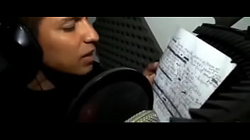 Preview 2 of Teen Girls Locked By Man - Cancion de Amor al ano