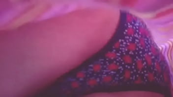 Preview 2 of Babec Com - upskirt en la cocina con una bombacha negra con flores bien cerca