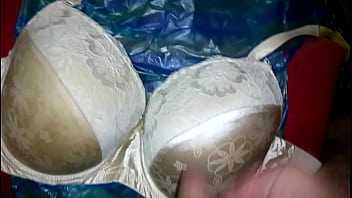 Preview 1 of Adorable Bonde Girlfriend - cum bra satin