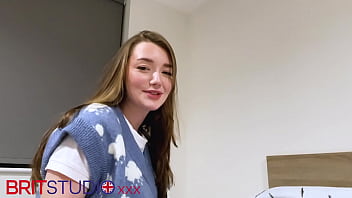 Preview 1 of Pornm Vidio - Brit Teen Gives an Oily Handjob