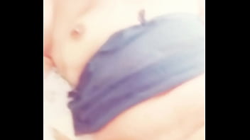 Preview 2 of Sugiano Sex - Mi cu&ntilde_ada estaba masturb&aacute_ndose y la ayud&eacute_ a correrse