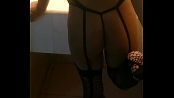 Preview 2 of Escorte Domicili - Nalgeando y grabando a mi ni&ntilde_a putita travesti de