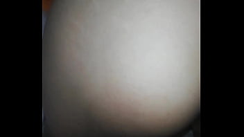 Preview 2 of Paraje De Novios Amateur - se d. mi esposa viendo netflix la despierto y ahora pide que le su culo y su co&ntilde_o,  se prepara para sexo anal le meto mi verga gime de placer y le dejo mi semen en su cara !!! PARTE 2
