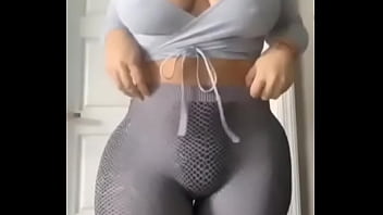 Preview 2 of Squirts In - Mamacita rica bailando