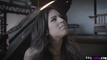 Preview 2 of Boa Ibu Jepang - Autumn Falls was stranded after her car broke and ask help for a susupicious stranger and got fucked in return.