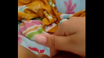 Preview 1 of Sex With Mom While Sleeping - Putinha safada do badoo