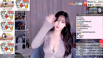 Preview 4 of Natural Tits Xnxx Guru - G&aacute_i H&agrave_n Quốc nhảy giao lưu với anh em