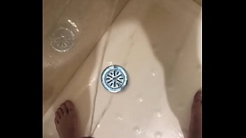 Preview 3 of Taxi Agent Porn - Meando en la ducha,  periscope.