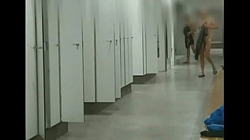 Preview 1 of Knoxville Amature Milf Pics Free - Lockerroom - Huge cock