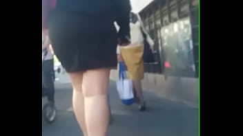 Preview 1 of Sufiya Lion Porn Vedio - PIERNUDA EN LA CALLE
