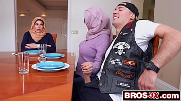 Preview 1 of Javseen Com - Wild Threesome With Muslim And Her Stepdaughter - Julianna Vega,  Violet Myers