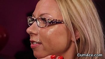 Preview 1 of 18 Gls Box Opn Xxx Vidiyo - Hot hottie gets cumshot on her face swallowing all the jizz