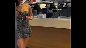 Preview 3 of Desi Actress Nude Mms - Comprando helado en vestido