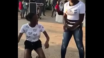 Preview 3 of Brother And Moms - Dan&ccedil_a kuduro