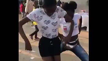 Preview 1 of Brother And Moms - Dan&ccedil_a kuduro
