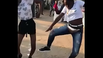 Preview 4 of Brother And Moms - Dan&ccedil_a kuduro