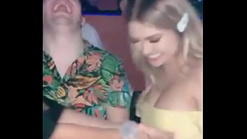 Preview 4 of Roff - mesera le agarra las tetas a arigameplays