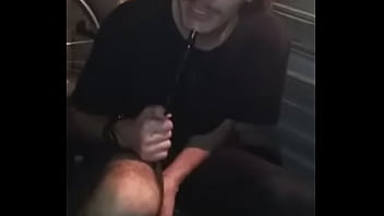 Preview 1 of Guy Wanking For - Branquinha gostosa q adora soltar bola do cu!!!! 100%original