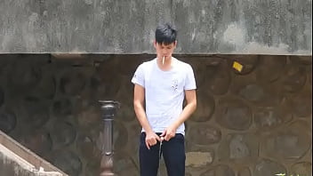 Preview 2 of Hb Vibeoxxx - boy piss outdoor