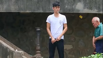 Preview 4 of Hb Vibeoxxx - boy piss outdoor