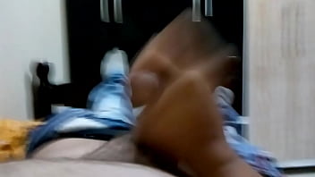 Preview 1 of Zn Yh - Batendo uma em casa