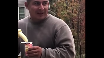 Preview 4 of Colombianas Lindapop - Straight construction man sucks banana