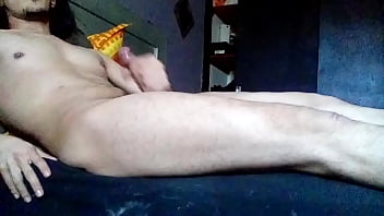Preview 3 of Big Aas Eating - girlboyfetich disparando leche