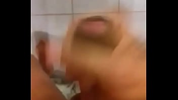 Preview 3 of Watching Friends Mom - Alexander el cubano me muestra su pene