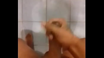 Preview 1 of Watching Friends Mom - Alexander el cubano me muestra su pene