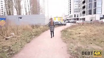 Preview 1 of Need Two Cock - Debt4k. La encantadora pelirroja Alice Klay deber&iacute_a chupar y montar la polla del cobrador de pr&eacute_stamos
