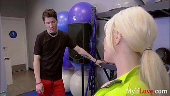 Preview 1 of Big Coock Ass Xnxx - Cumplimentary MILF Massage- Nikki Delano