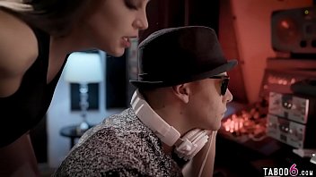Preview 1 of Family Xxx Sipping - Failing teen musician in a threesome with a famous DJ