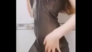 Preview 3 of Mobail Pron Video - Anh ơi em nứng