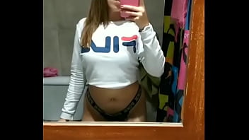 Preview 1 of Girls Drinking Squirt Juice - soy una nena muy sexi
