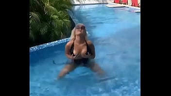 Preview 1 of Enga Students - Sexy bebe rexha in swimming pool