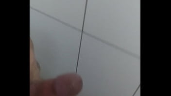 Preview 4 of Old Man Strapon - Batendo uma no banho