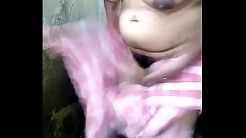 Preview 3 of Hot Sex Scenarios 1 Deutsch Htm - See the my natural boobs during the today&#039_s bath