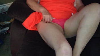 Preview 1 of Arab Siksi Mom - aussiefox giving it a play