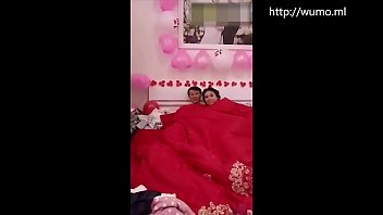 Preview 2 of Orgasm Sex Pussy - 国产自拍：牛逼的闹洞房, 亲友要求新郎和新娘全裸在被子里啪啪, 最后用力拉开被子检查有没有插进去#福利视频