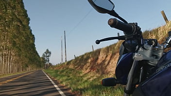 Preview 1 of Pregnant Brangers - Wanking on motorbike at the road side - Punheta na moto na beira da estrada