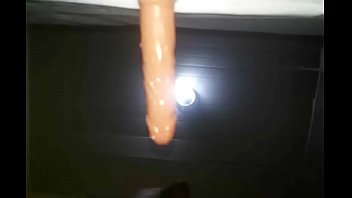 Preview 1 of Baap Beti Maa Beta Bhai Behan - Brincando na madrugada com o consolo...